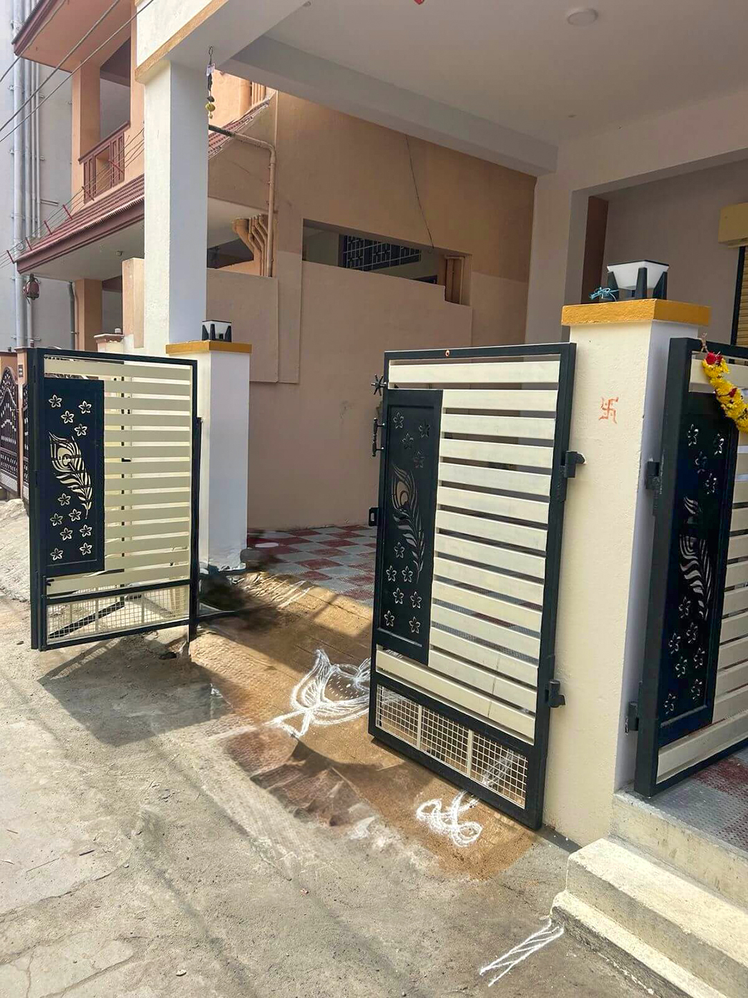 Madhu Womens Hostel exterior