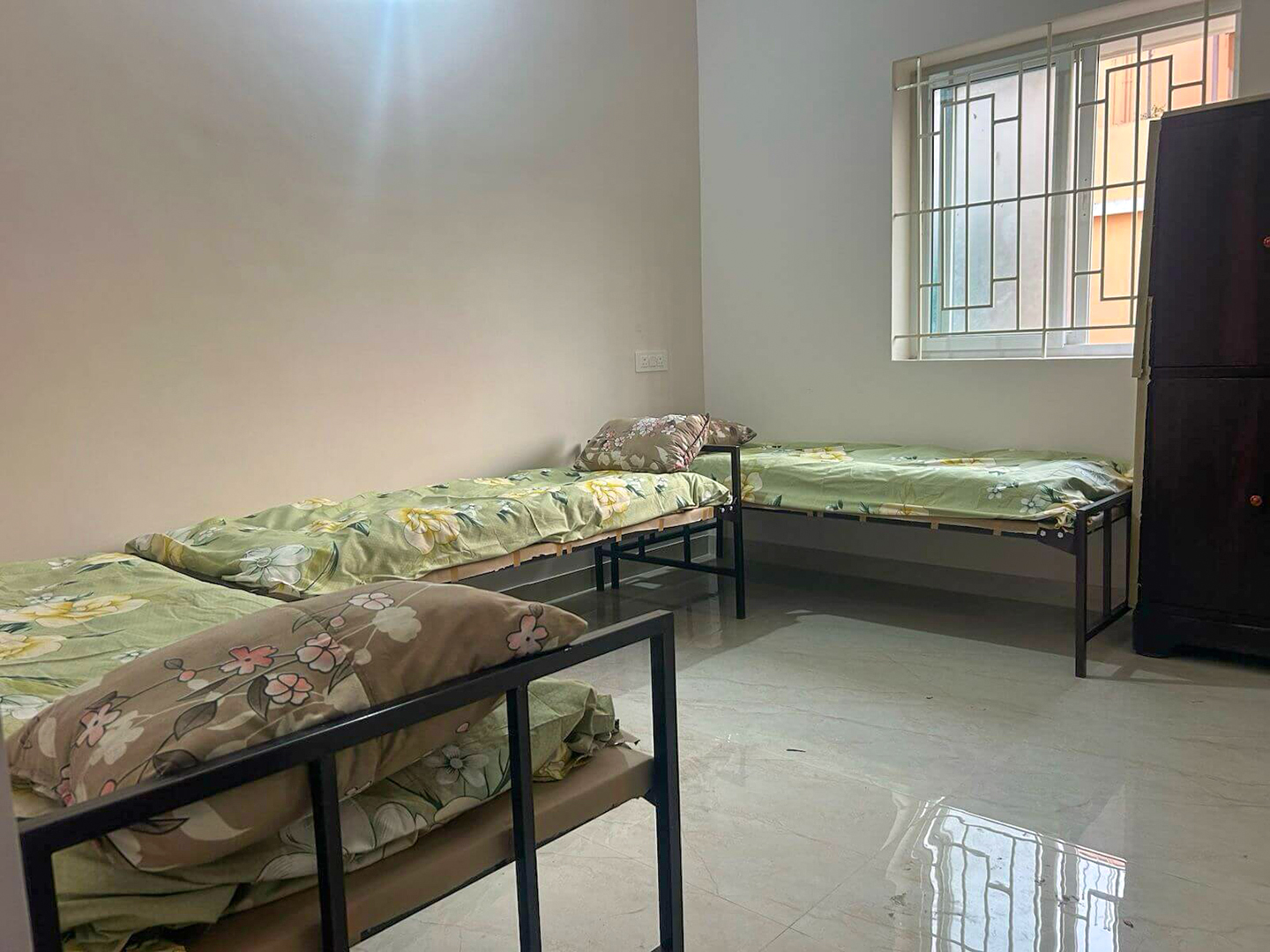 Triple sharing room